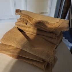 14 Pieces Total. Burplap Runner