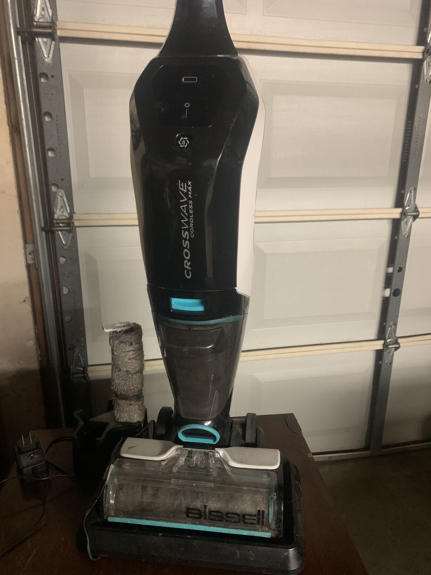 Used Product. It Works JUST AS NEW! Come With The Charger And Dock