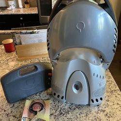 Thane Q portable LP canister gas BBQ grill. Model Q BBQ2003