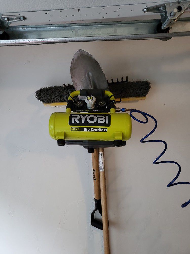Ryobi 18volts Compressor