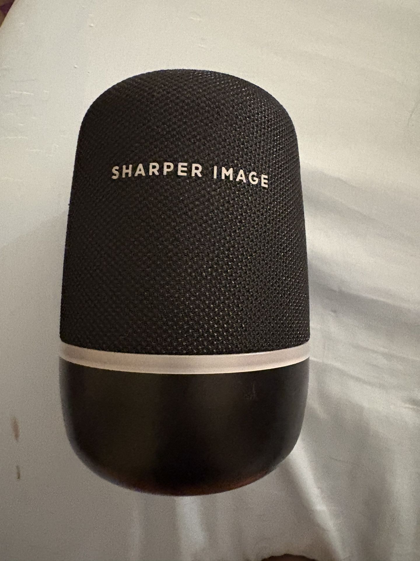 BLACK SPEAKER 