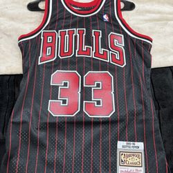 Chicago Bulls Jersey Scottie Pippen (Size Men’s Small)