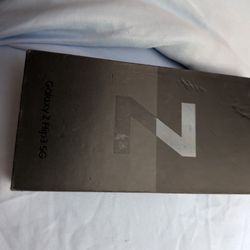 Brand  New Sealed In The Box Fully Activated And Unlocked Samsung Galaxy Zflip 3 For Sale Or Trade 