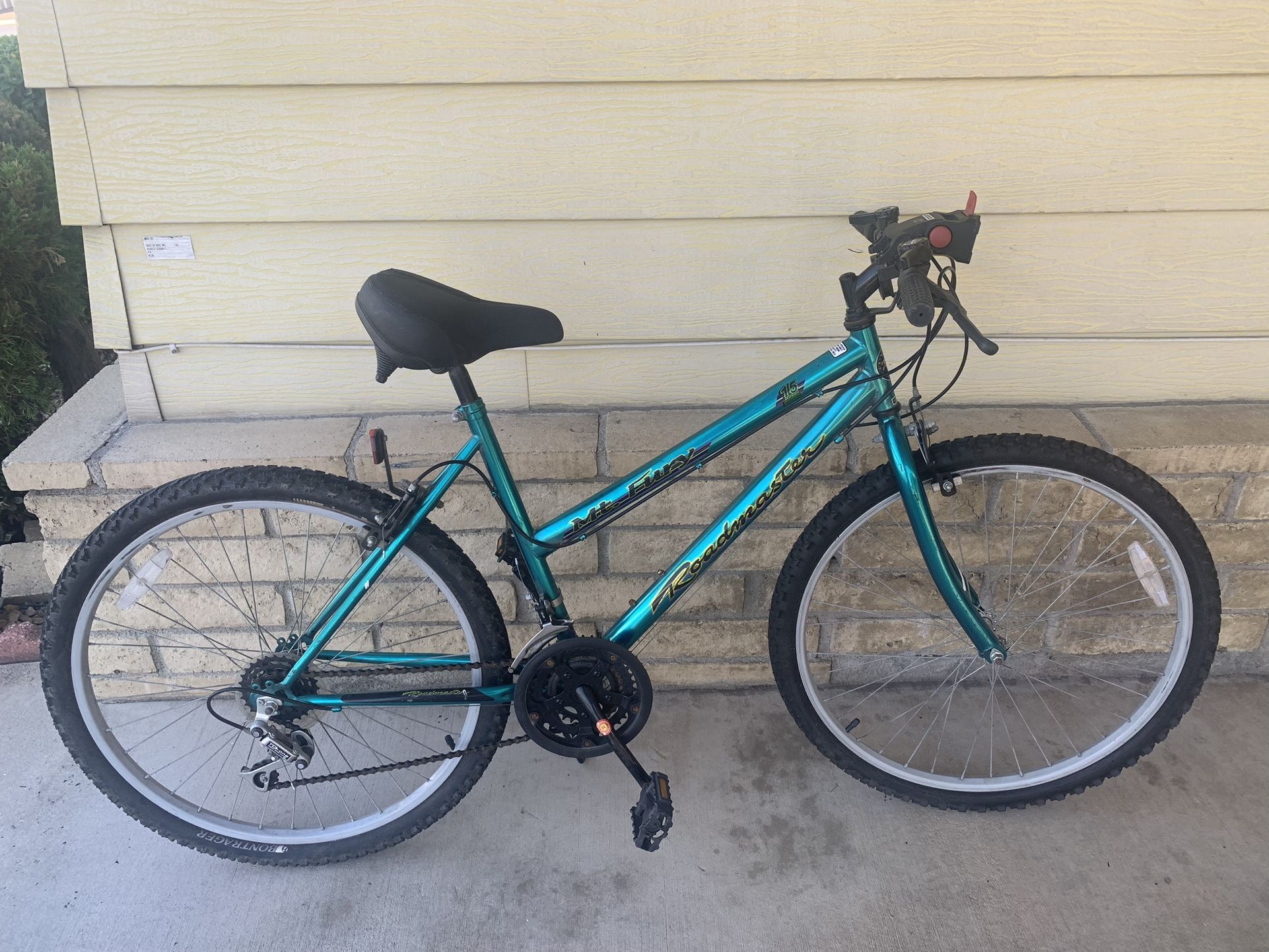 Roadmaster Mt Fury - 15 Speed Mountain Bike