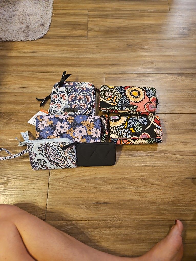 VERA BRADLEY Wristlets/Crossbody/ID Case