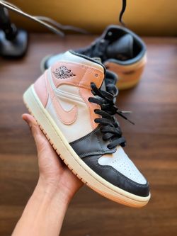 Air Jordan 1 Mid ‘crimson tint’