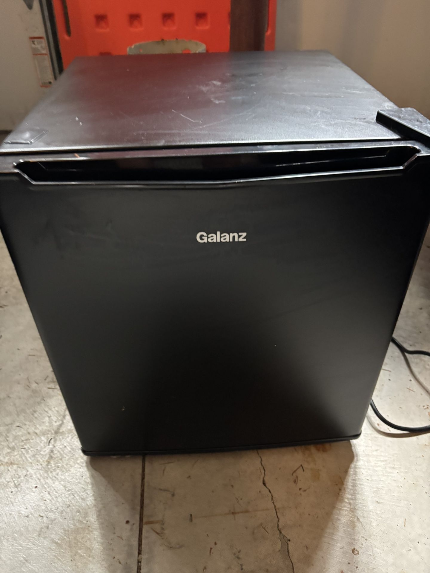 Galant mini fridge