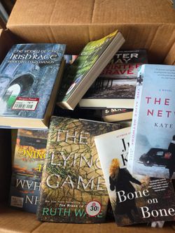 BOX of Books most look new condition  apprx 35 to 40 books