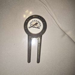 2001 U.S. Open Championship Divot Tool & 1" Coin Golf Marker