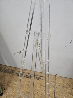 Modern Clear Acrylic Tripod Easel
