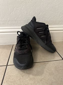 Adidas Boy Shoe Size 5