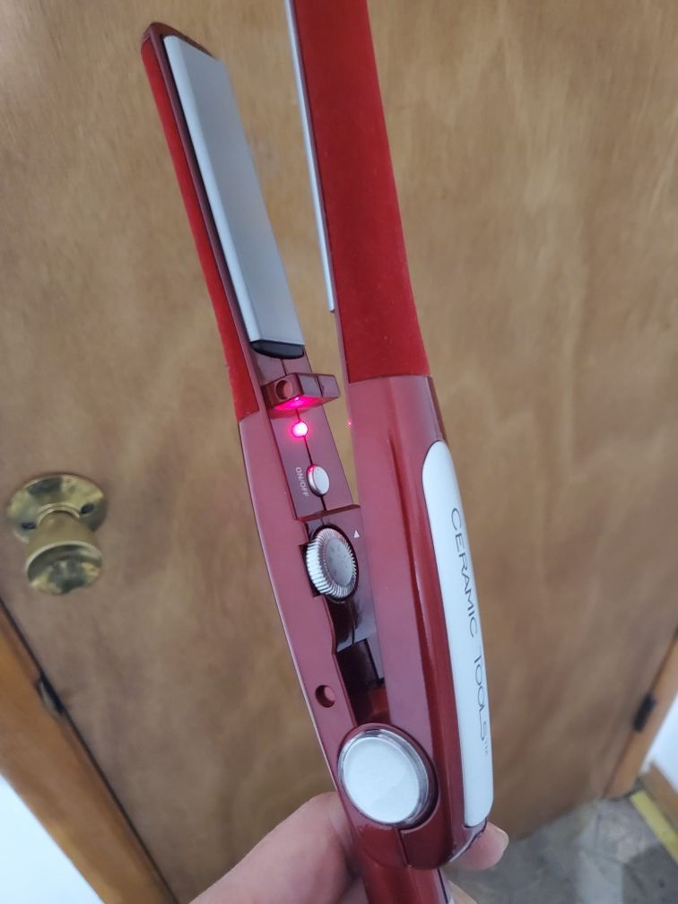 Hair straightener (never used)