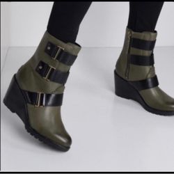 Green Sorel Boots 
