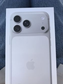 Apple iPhone 17 Pro Max 1TB Silver New Sealed Unlocked With Apple Receipt Bonus New Case & Screen Protector 