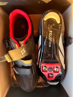 Men size 9 cycling/biking shoes