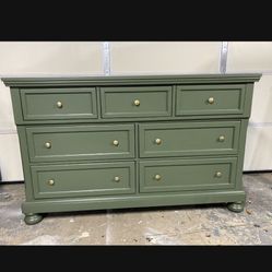 Professionally Refurbished Green 7-Drawer Dresser/Console/Buffet 