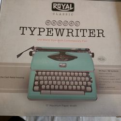 Royal Classic Manual Typewriter