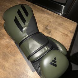 New adidas Boxing Gloves 16oz