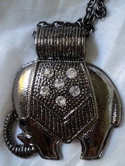 Vintage Rhinestone Elephant Necklace Pendant W/Chain Jewelry new