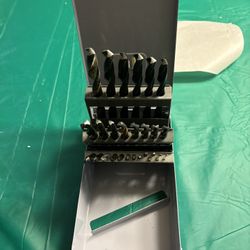 Nice set Up Drill Bit  In Metal Case