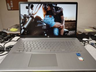 HP 17-cn0053cl, 17.3" LCD, lntel Core i5-1135G7, 512GB fast PCIe NVMe SSDs and additional 1TB Hard disk drive, 16GB RAM dual channel, full size keyboa