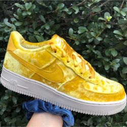 Air Force one yellow suede size 6Y equals 7.5 Women’s