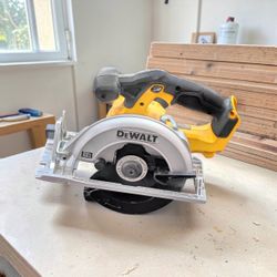DEWALT
20v 6.5 in. Circular Saw (Tool Only)
