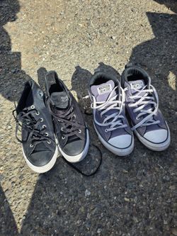 Mens 10.5 Converse Hightop Shoes