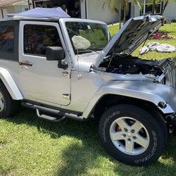 2012 Jeep Wrangler In Accident For Parts Or Rebuild (really nice parts too)