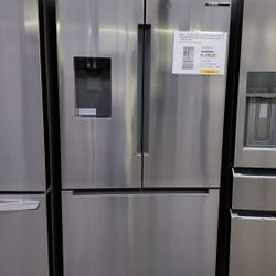 NEW BOSCH BOTTOM FREEZE DOOR REFRIGERATOR  WITH 1 YEAR WARRANTY  / 1 AÑO DE GARANTIA POR ESCRITO
