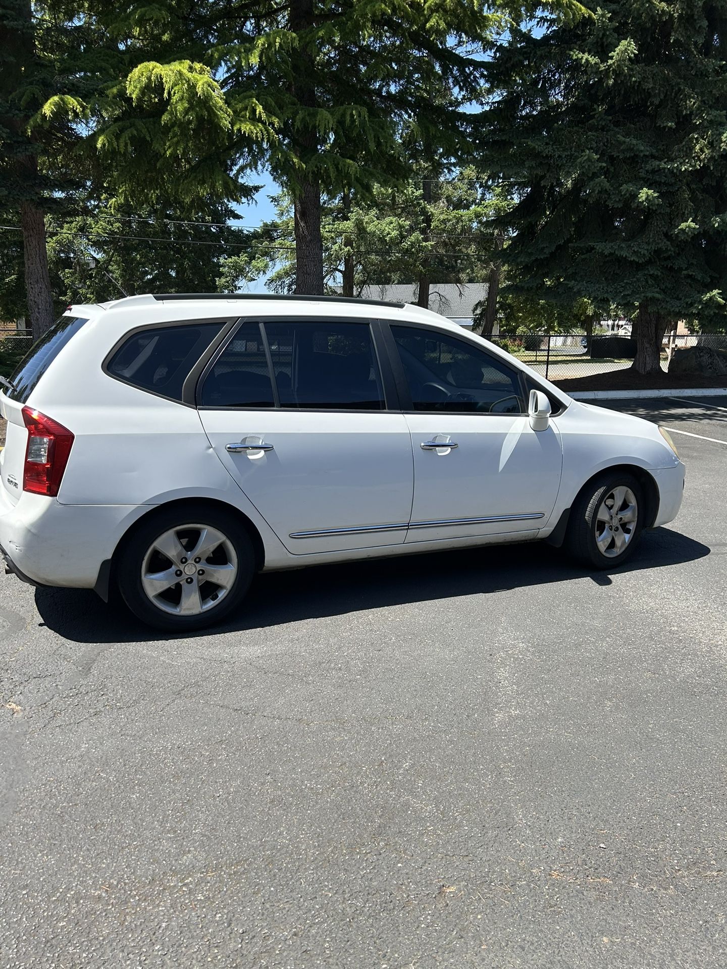 2007 KIA Rondo