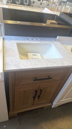 24 in vanity bathroom $219