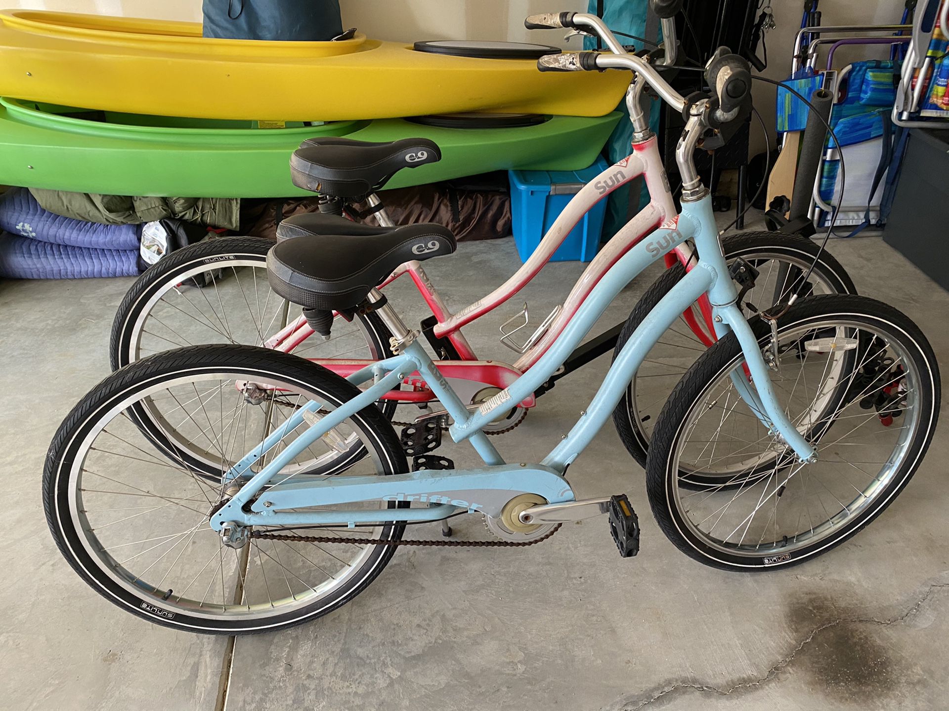 Pending Pick-up: Free! 2 Sun Bicycles