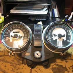 Nineteen 77 Kawasaki KZ650 Speedometer/tachometer cluster