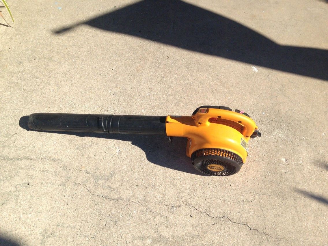 Gas Leaf Blower - Poulan Pro - 