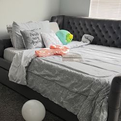 Full Size Day Bed