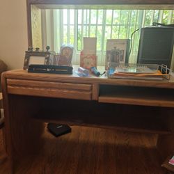 Well cared for office/student desk