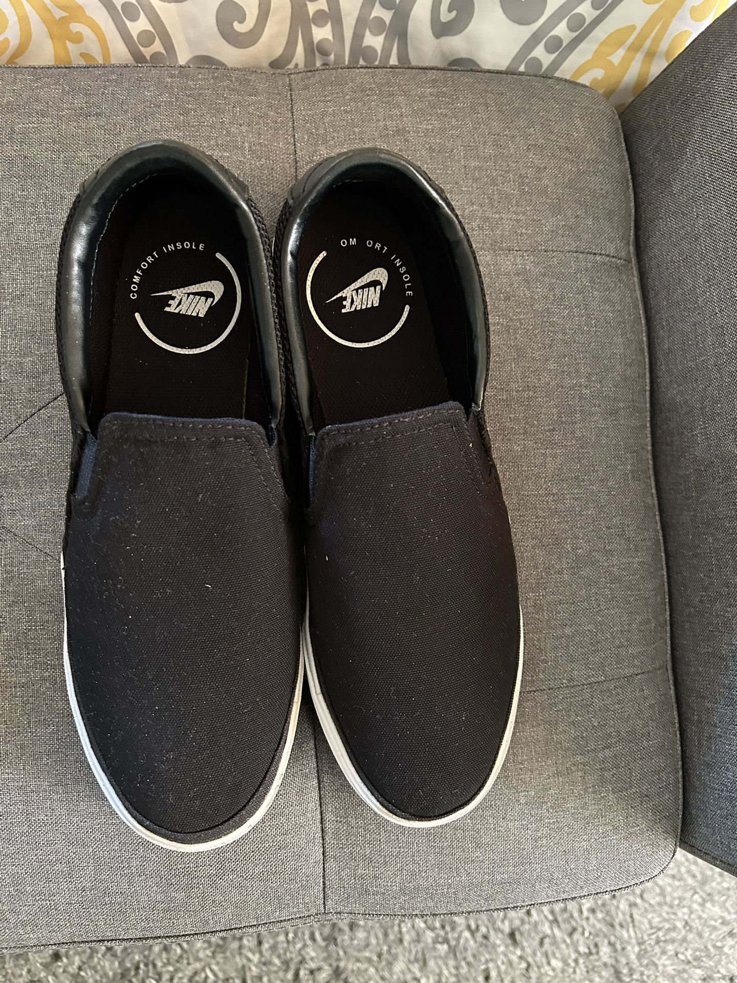 Woman’s Shoes Size 10