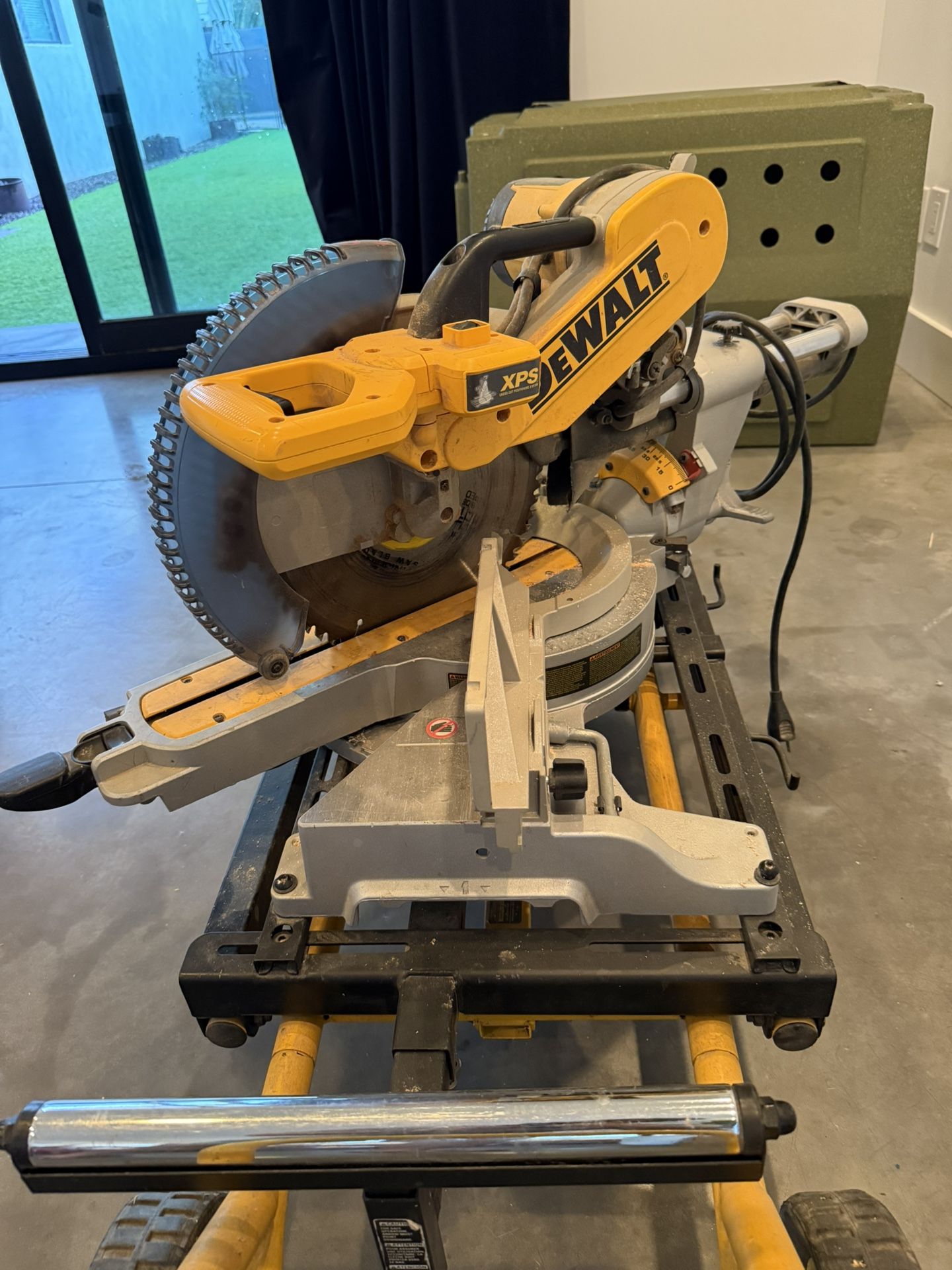 DeWalt Miter Saw + Stand – Like New