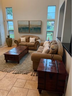 Selling Elegant Furniture Set
