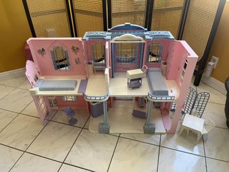 USED Barbie Grand Hotel Y2K
