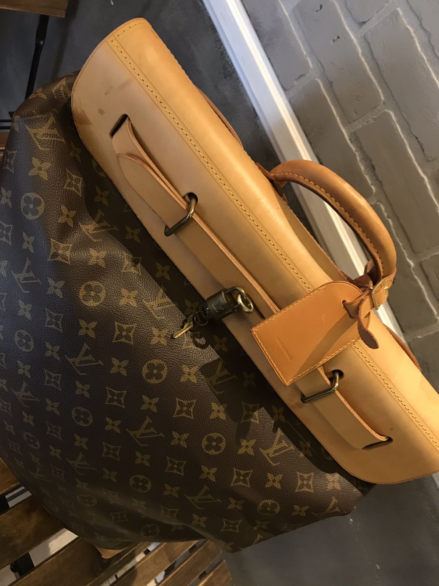 Louis Vuitton Travel Tote Bag for Sale in Vancouver, WA - OfferUp