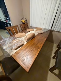 8 Piece Extend Dinner Table