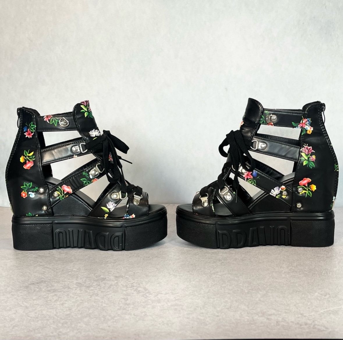 Floral Wedge