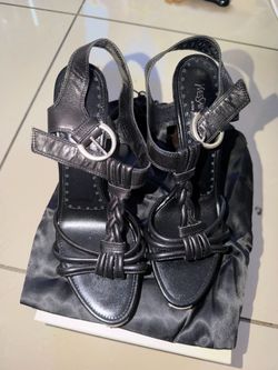 Yves Saint Laurent Size 41