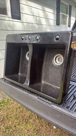 Kitchen cast-iron sink