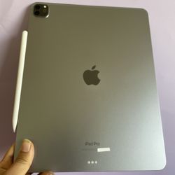 Apple IPad Pro 12.9” 6th Generation (M2 chip / Liquid XDR display/ 2022 ) 128GB with keyboard, pen & Accessories (1TB $1099) 