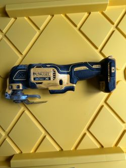 DEWALT 20V MAX Brushless Cordless 3-speed Oscillating Multi-tool