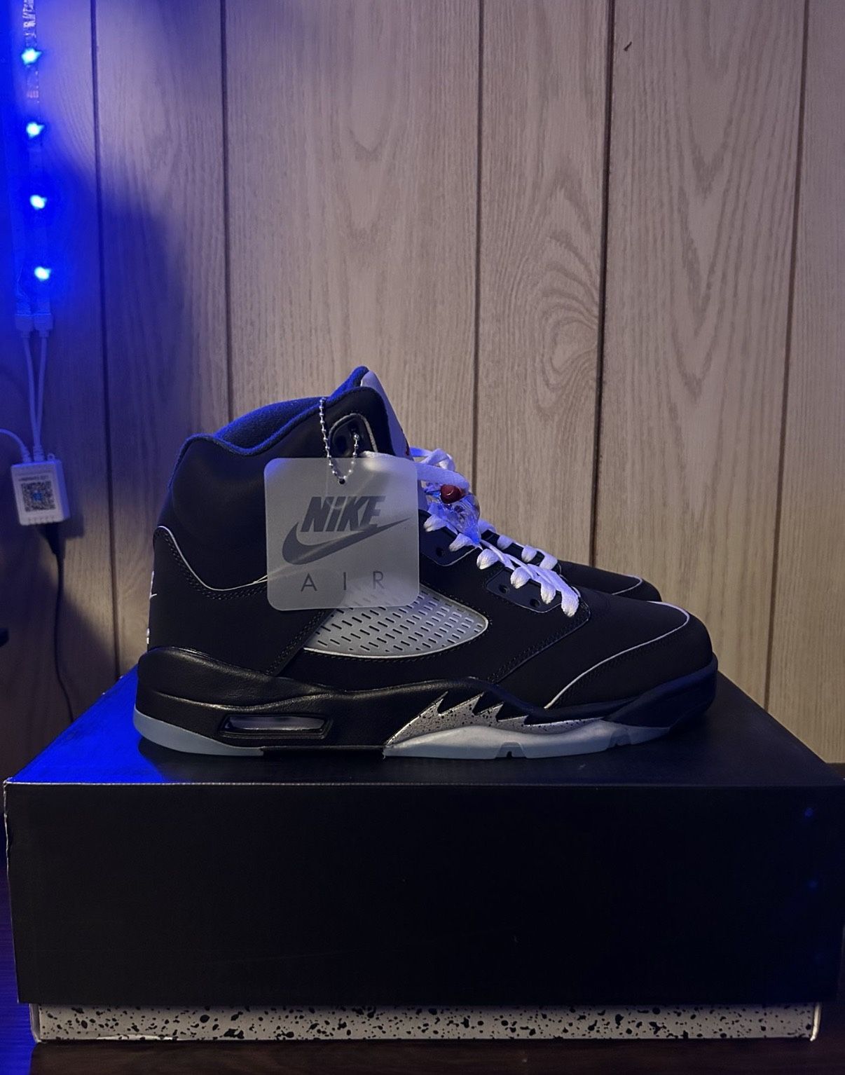 Jordan 5 Black Metallic Retro reimagined Men’s Size 9.5