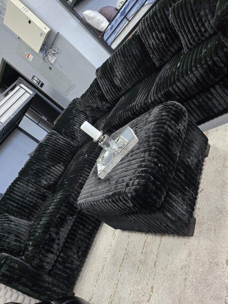 ✨️ Sectionals, 2pc Sofas ✨️ Furniture Queen Bedrooms, Dining Avail